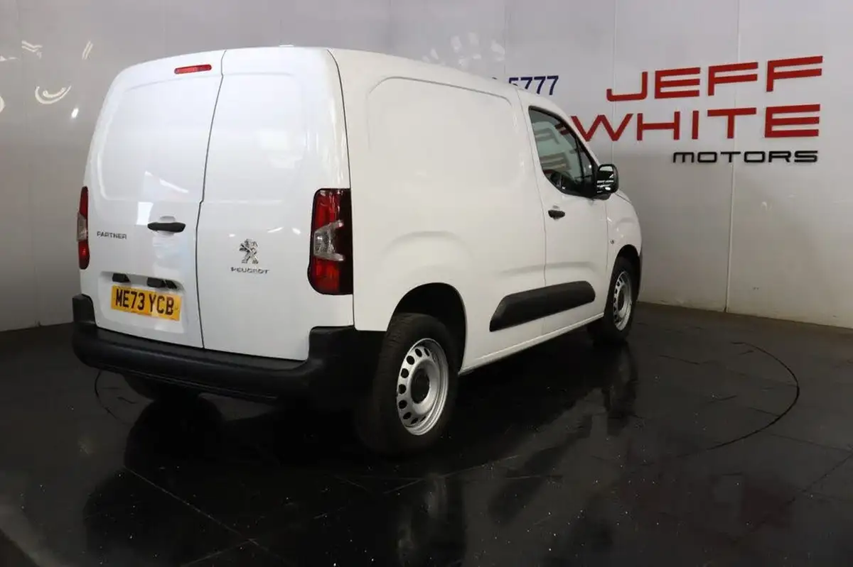 2023-peugeot-partner-15-bluehdi-1000-professional-premium-100pseu6d-big-4