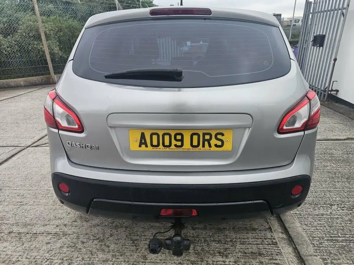 2012-nissan-qashqai-16-acenta-big-3