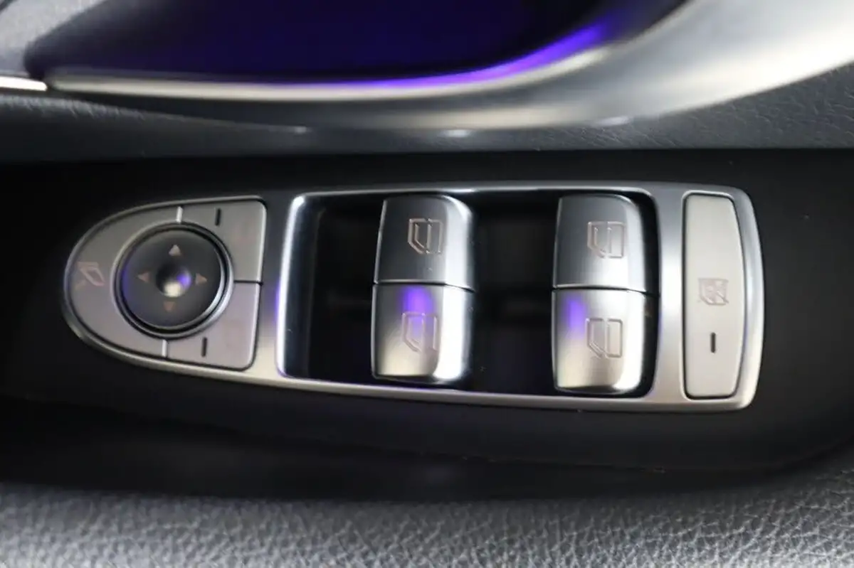 2016-mercedes-benz-e-class-20d-e220d-amg-line-premiumss-saloon-4d-big-31