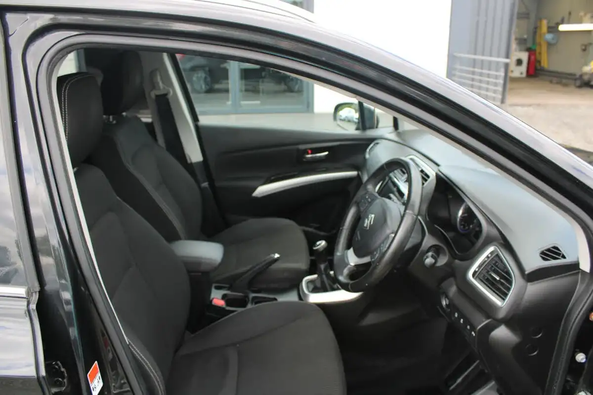 2016-suzuki-s-cross-10-boosterjet-sz-t-110ps-big-42