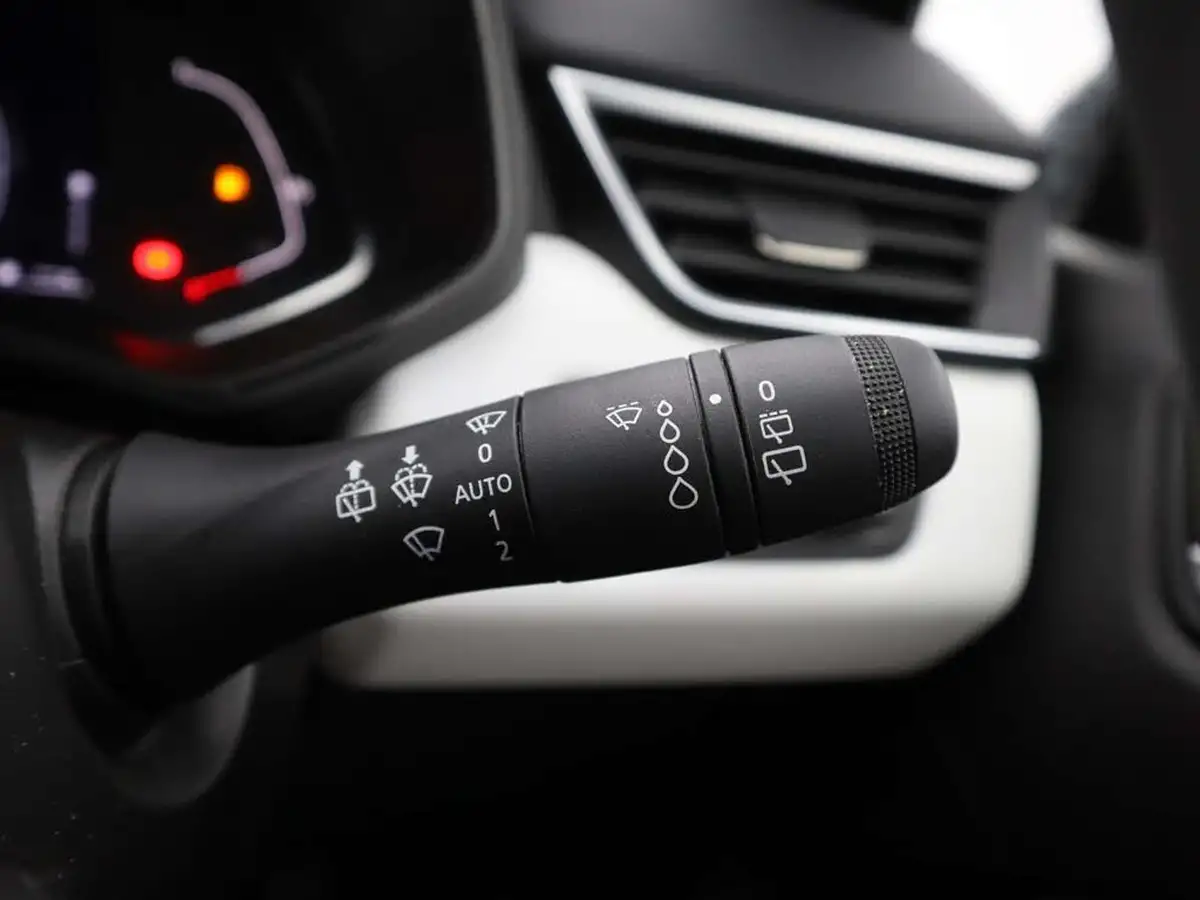 2023-renault-clio-16-techno-big-33