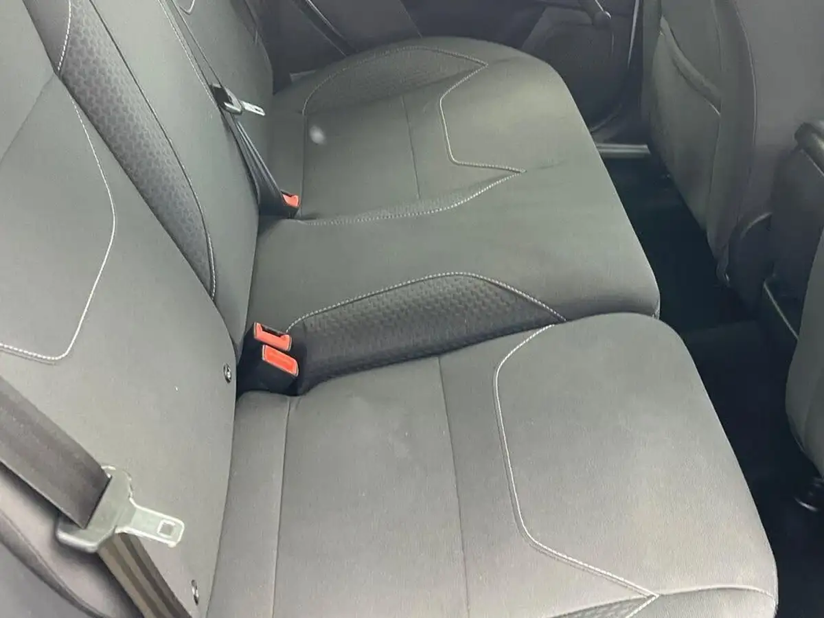2015-ford-focus-10-zetec-t-125ps-hatchback-big-61