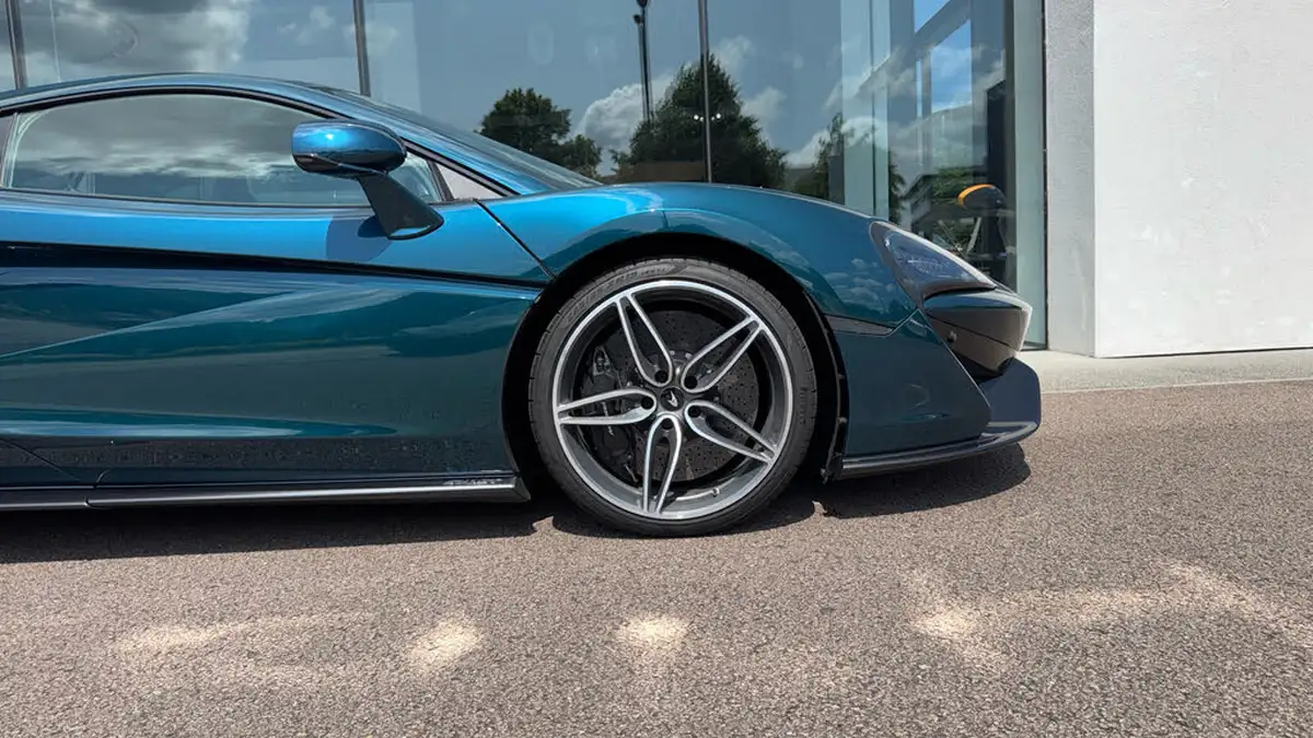 2019-mclaren-570gt-38-big-7