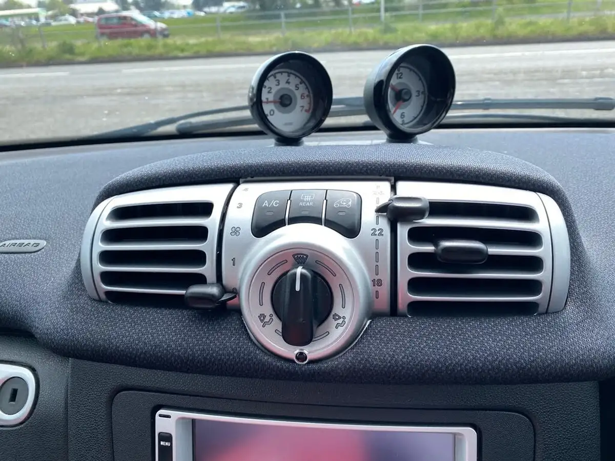 2014-smart-fortwo-10-grandstyle-83bhp-cabriolet-big-10