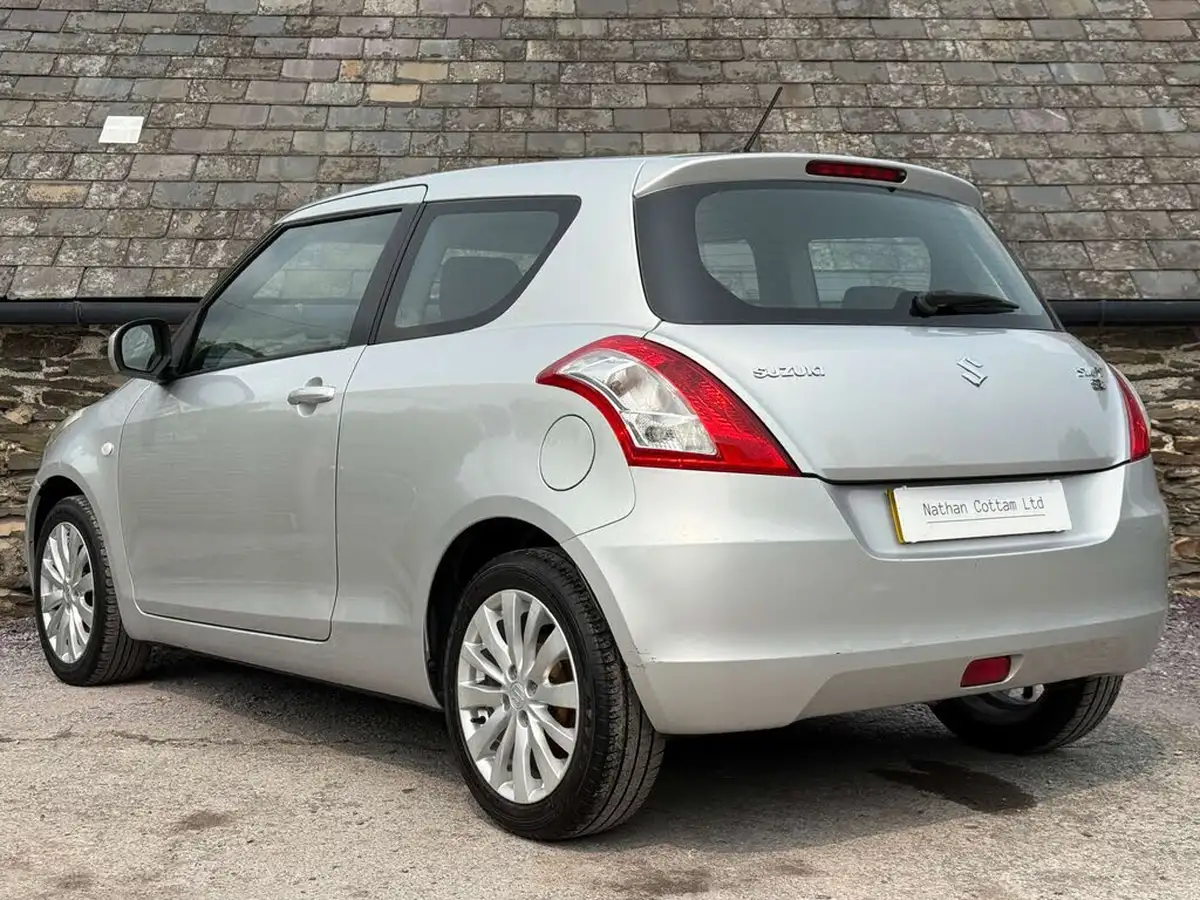 2011-suzuki-swift-12-sz3-3d-big-3