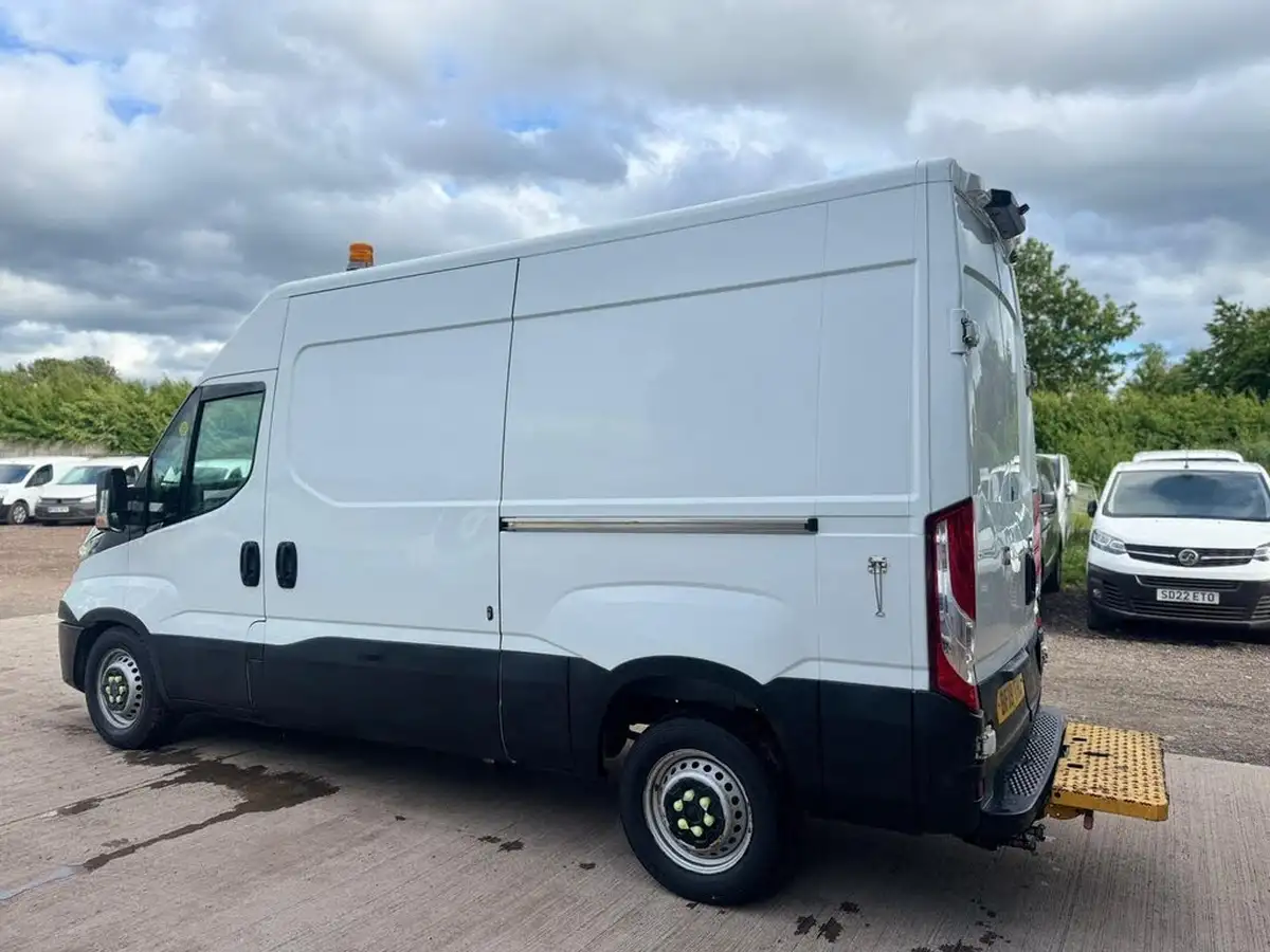 2018-iveco-daily-s-class-23td-35s12v-3520-h1-business-big-6