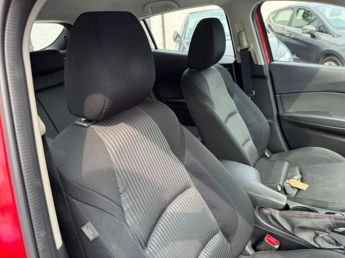 2015-mazda-mazda3-20-se-hatchback-5d-big-7