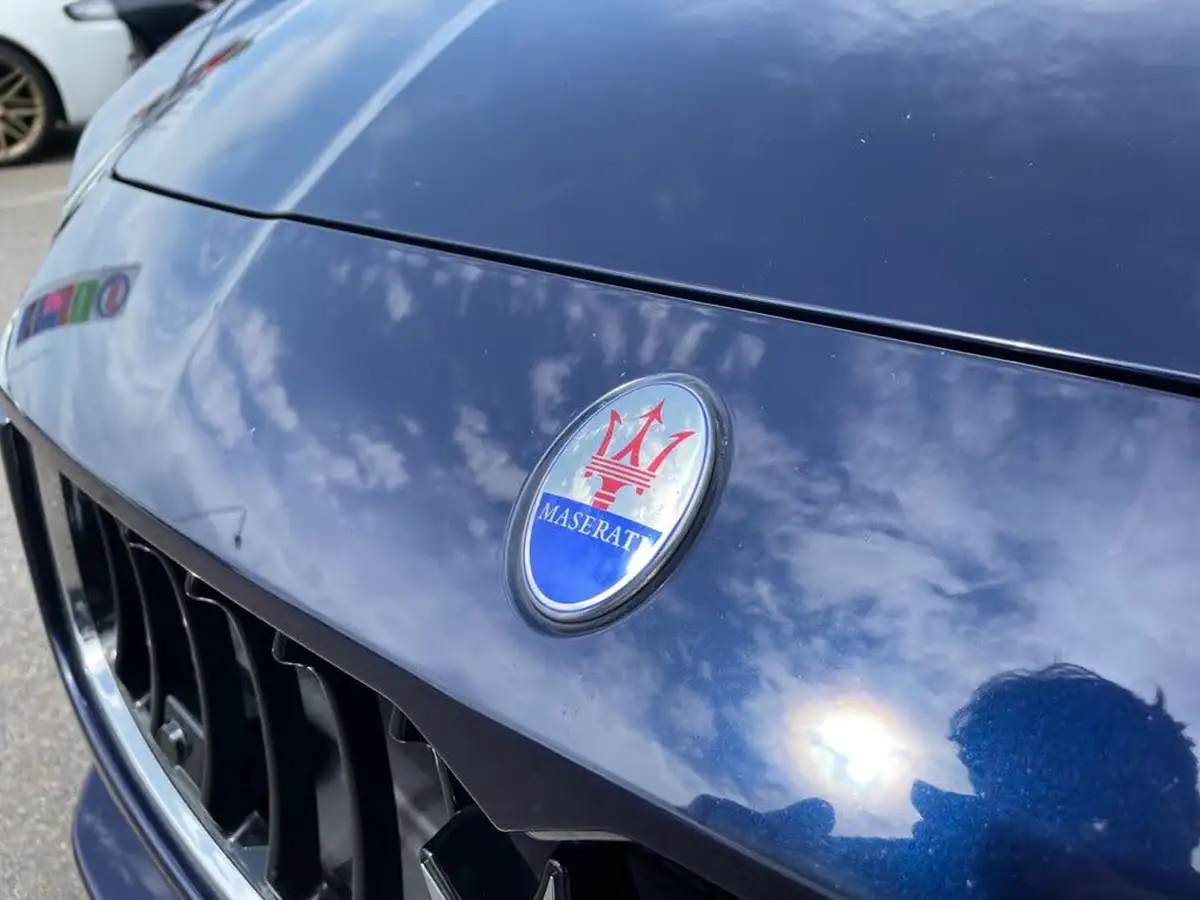 2014-maserati-ghibli-30-s-big-9