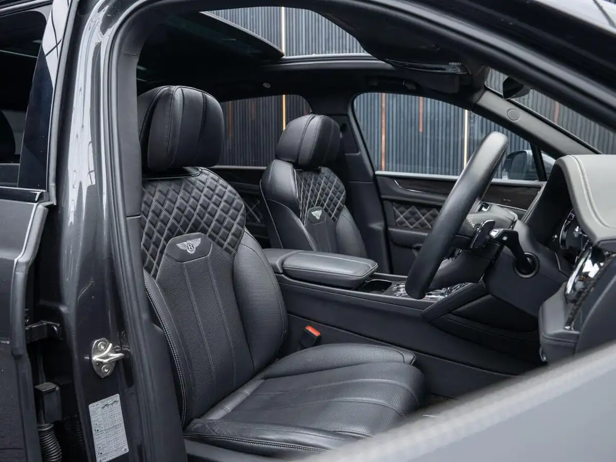 2019-bentley-bentayga-40-v8-big-1