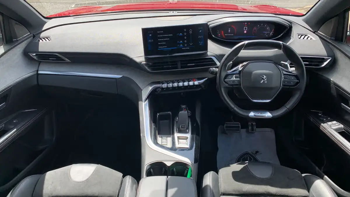 2022-peugeot-5008-suv-12-puretech-gt-premium-big-3