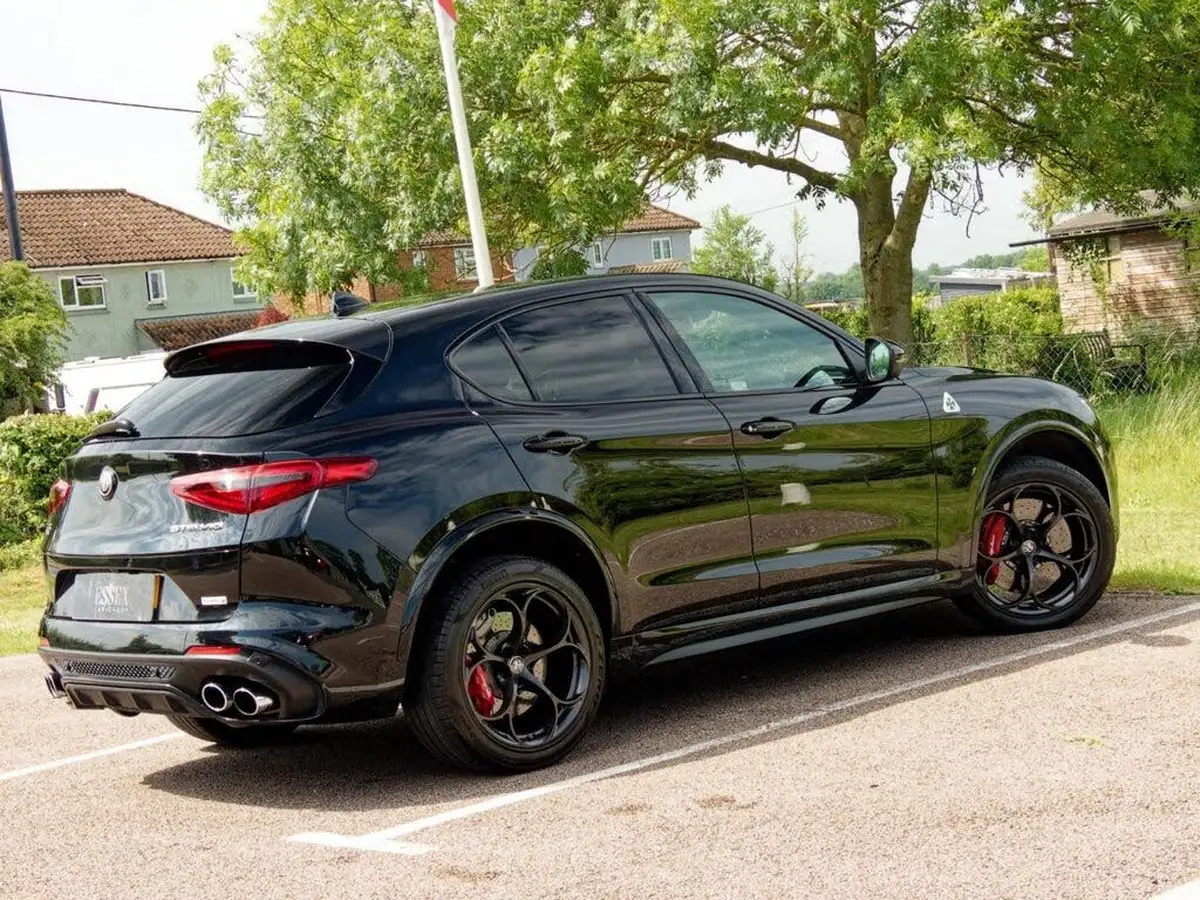 2018-alfa-romeo-stelvio-29-biturbo-quadrifoglio-big-8