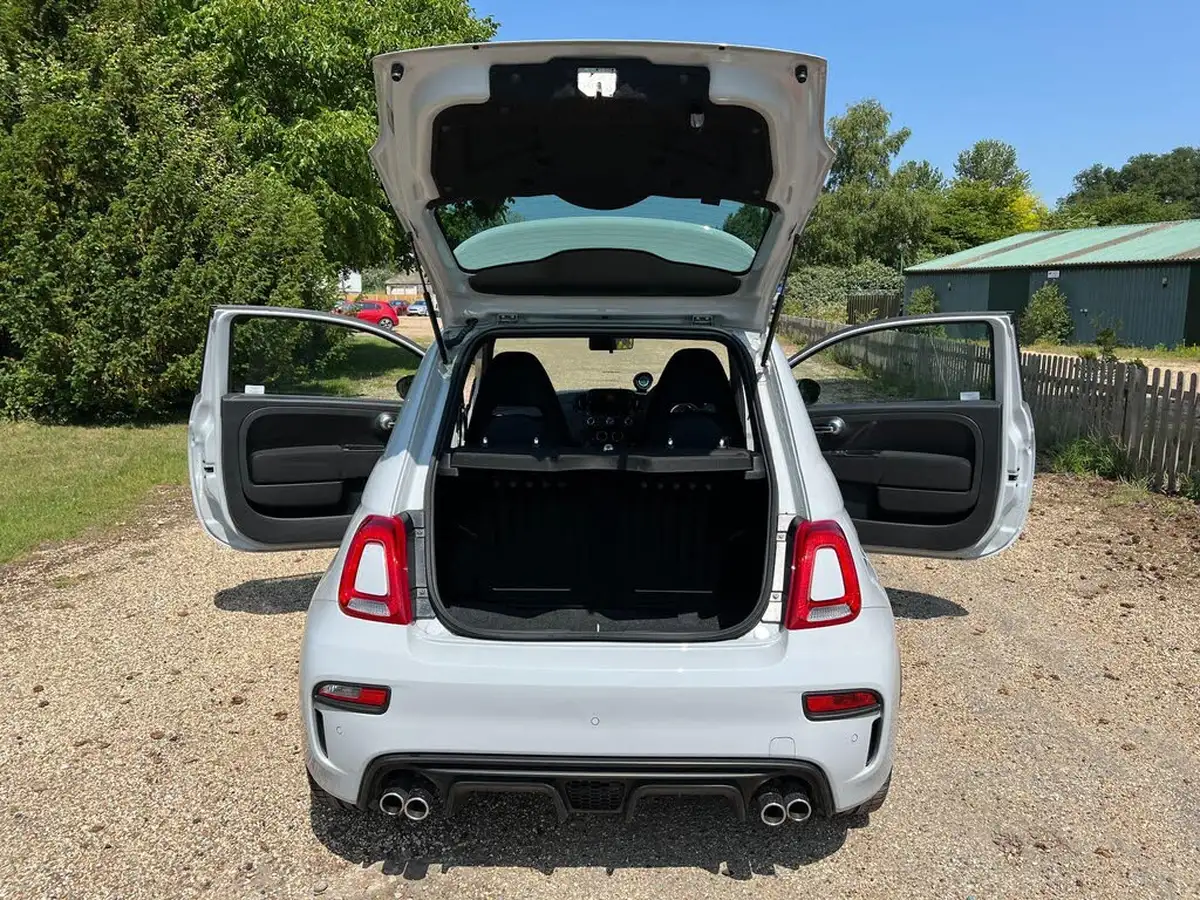 2022-abarth-595-14-tjet-competizione-big-13