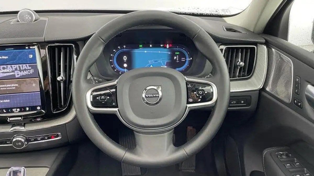 2024-volvo-xc60-20-t8-ultimate-dark-big-9