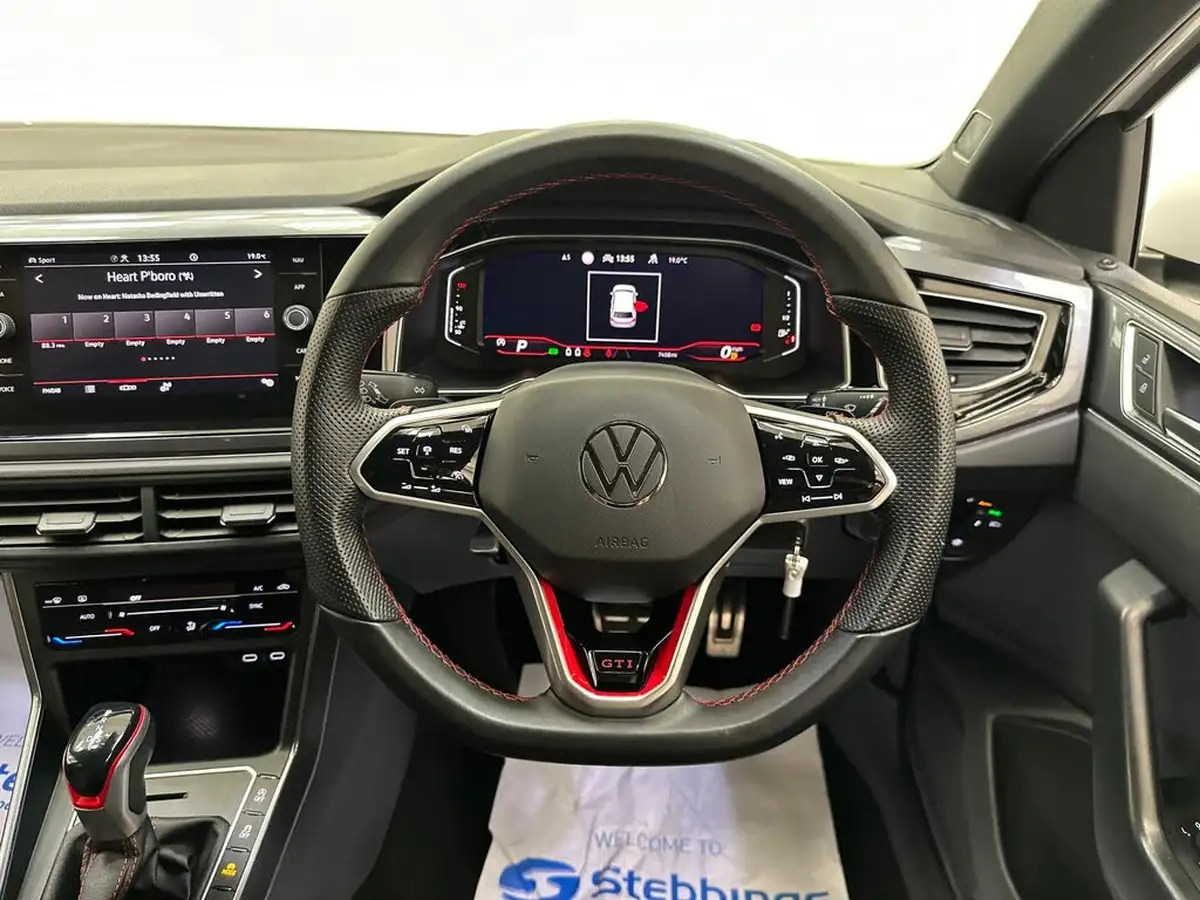 2023-volkswagen-polo-big-26