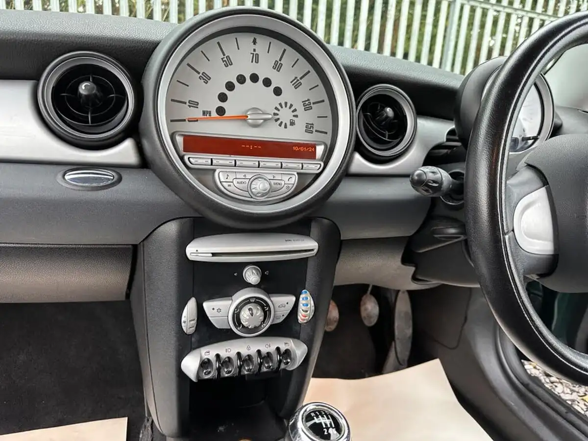 2008-mini-cooper-16-cooper-120bhp-hatchback-3d-big-22