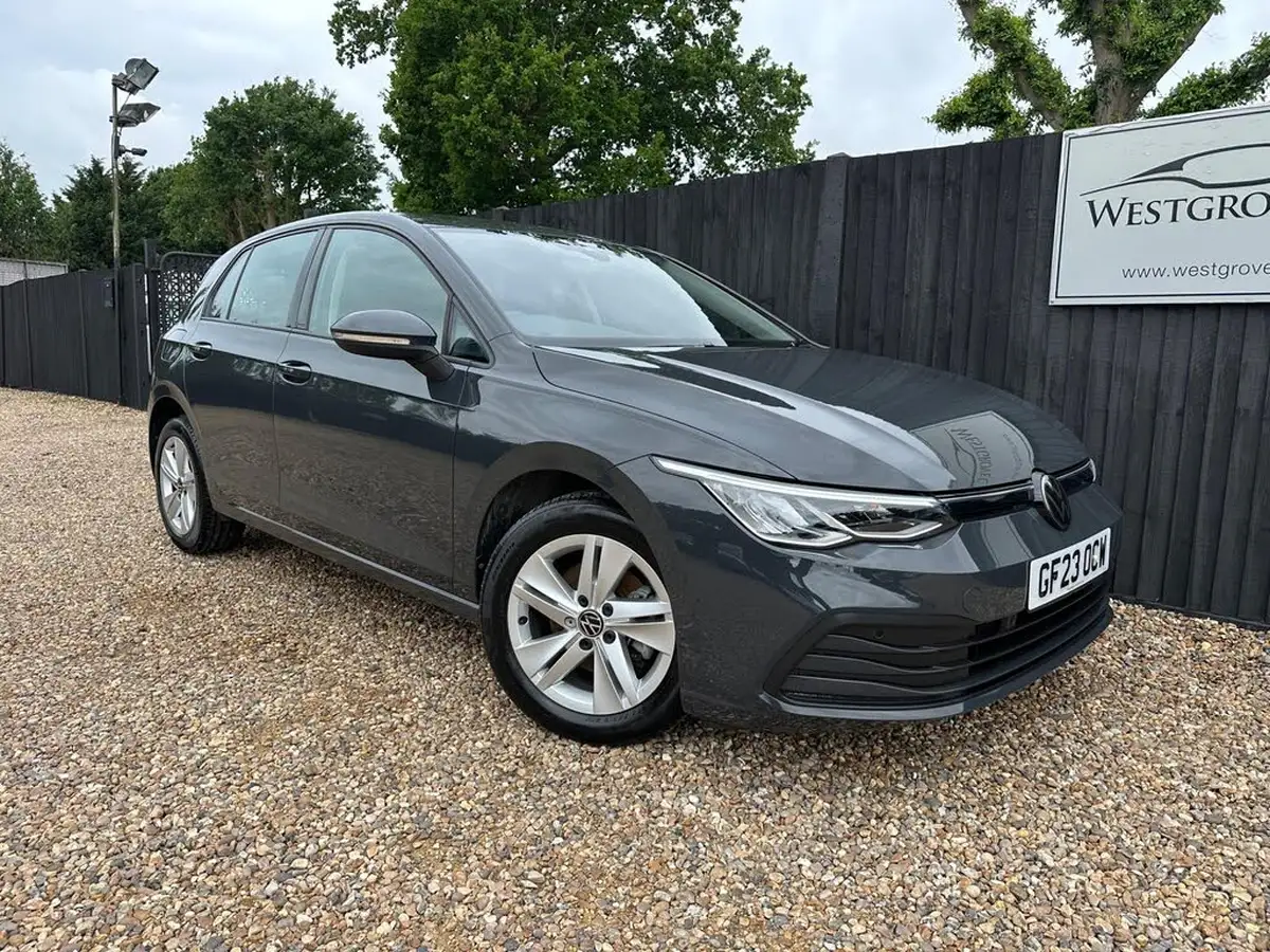 2023-volkswagen-golf-15-tsi-life-130ps-hatchback-big-0