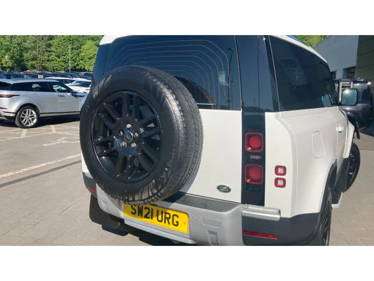 2021-land-rover-90-defender-30-d200-s-big-24