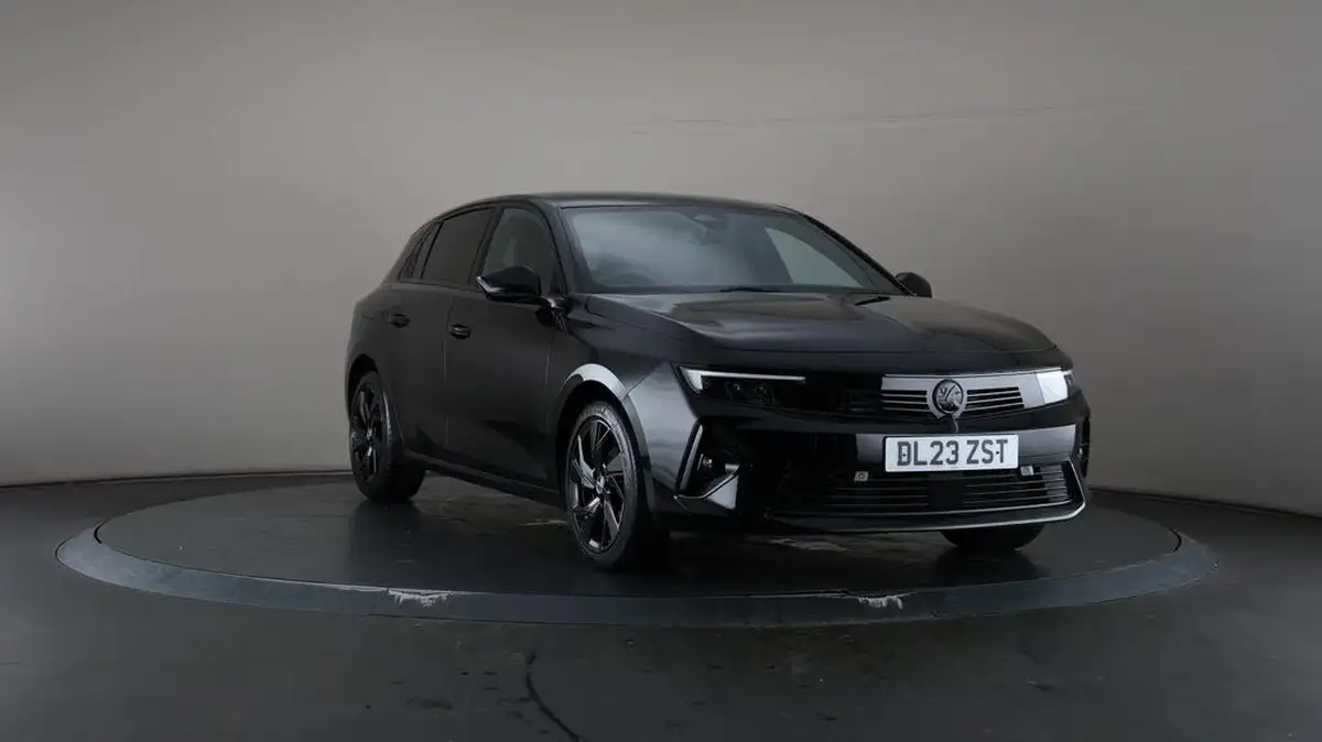 2023-vauxhall-astra-12-turbo-gs-hatchback-big-52