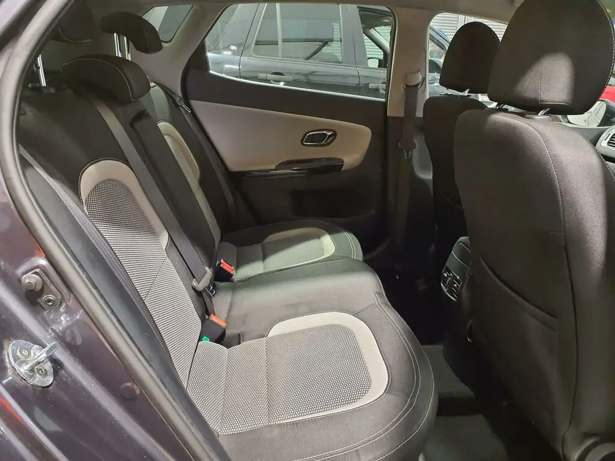 2017-kia-ceed-16crdi-3-hatchback-big-46