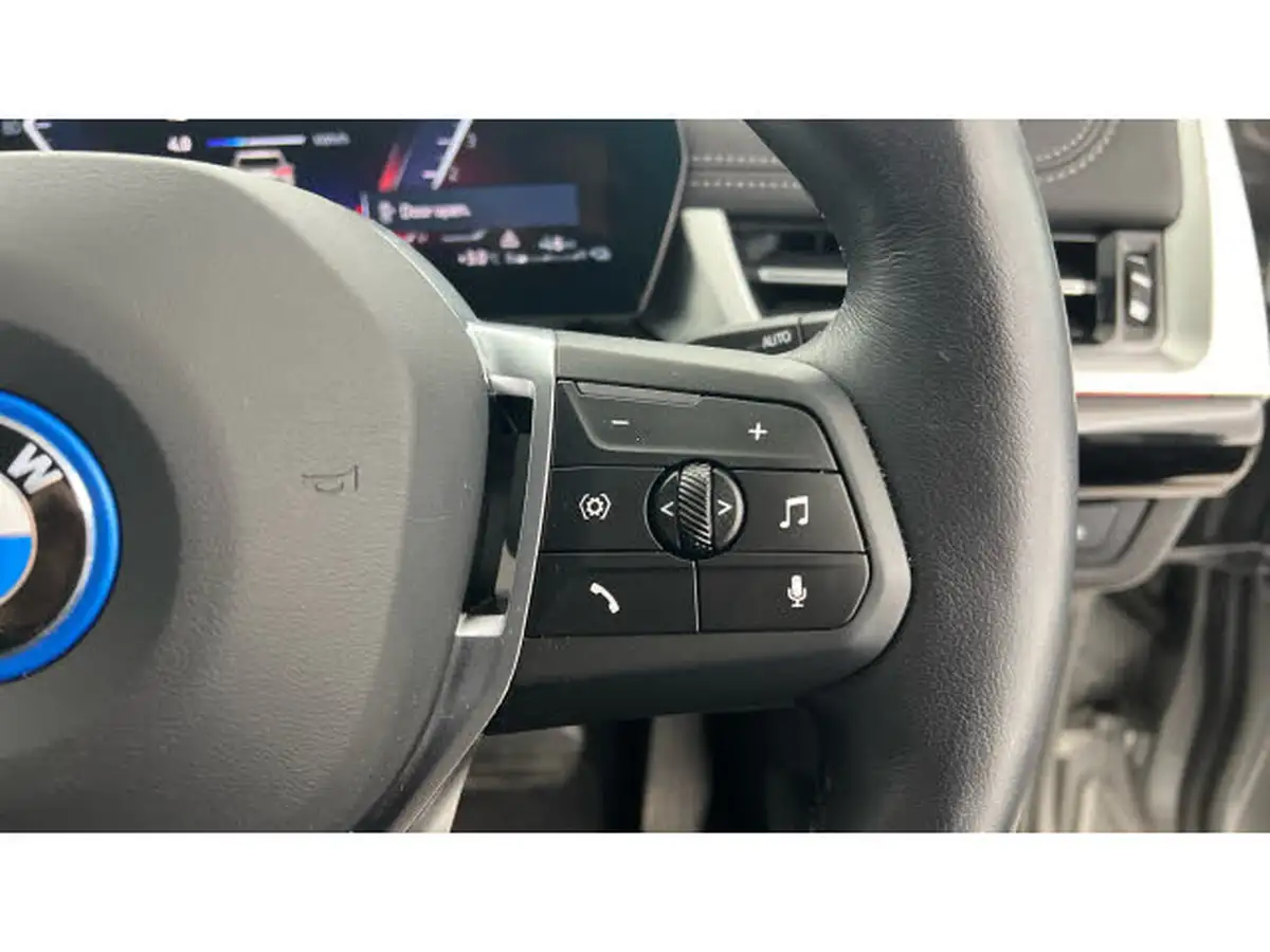 2024-bmw-x1-15-xdrive30e-xline-big-17