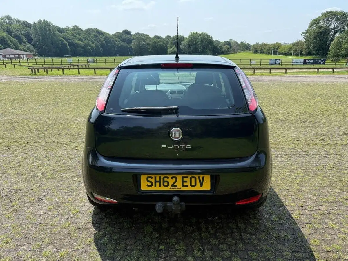 2012-fiat-punto-12-pop-3d-big-4