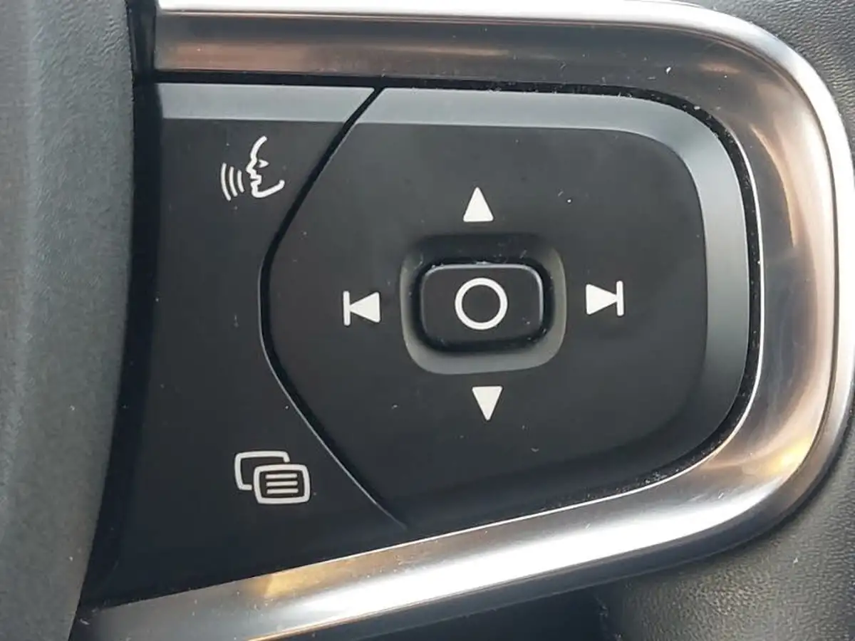 2022-volvo-xc40-e-recharge-plus-228bhp-big-14