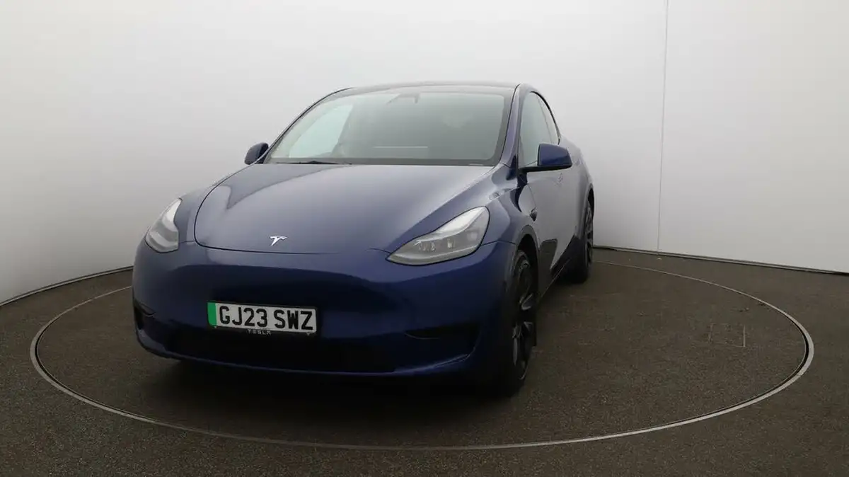 2023-tesla-model-y-e-rwd-big-35