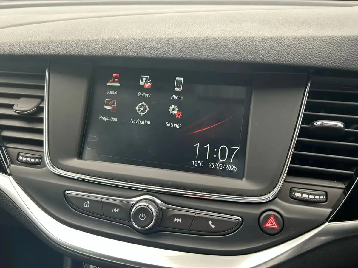 2021-vauxhall-astra-12-turbo-griffin-edition-hatchback-big-23