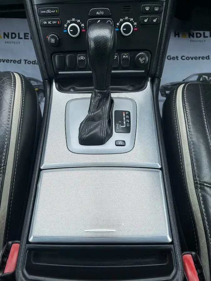 2011-volvo-xc90-24td-d5-r-design-200bhp-big-40