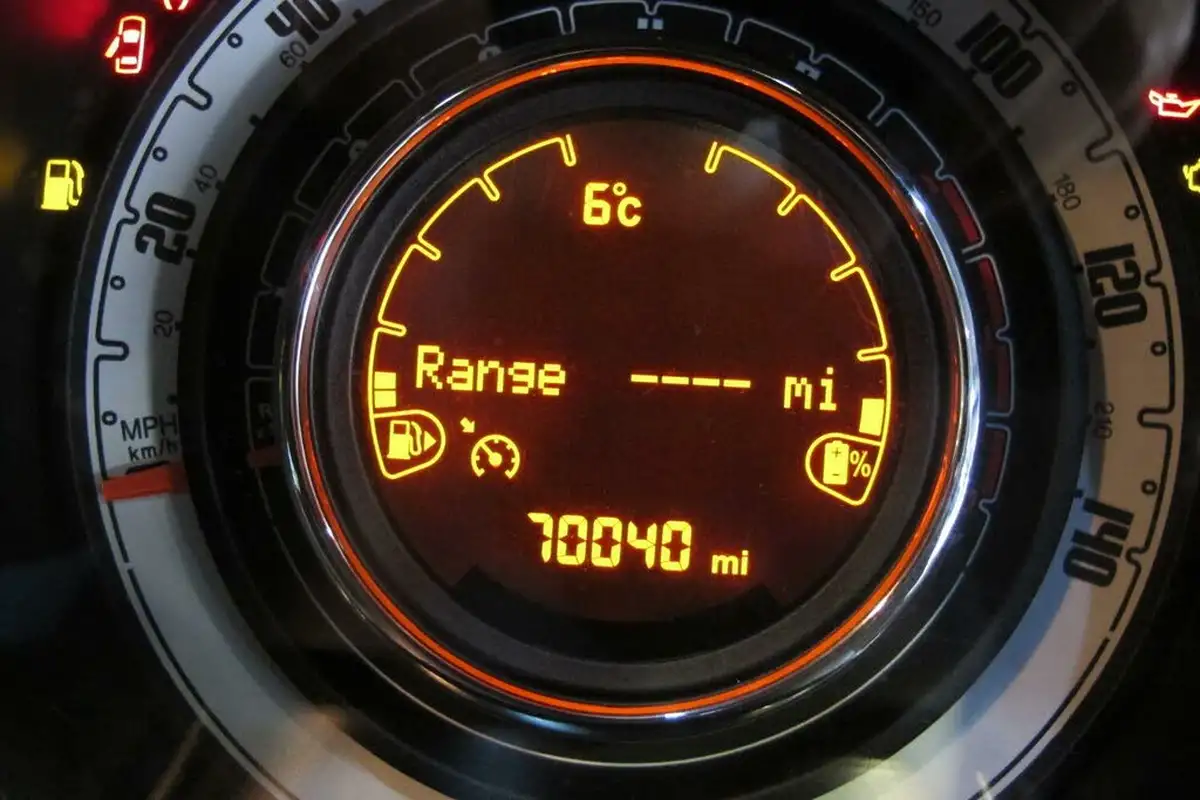 2021-fiat-500-10-lounge-big-62