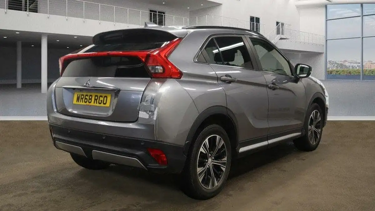 2018-mitsubishi-eclipse-cross-15-3-auto-big-4