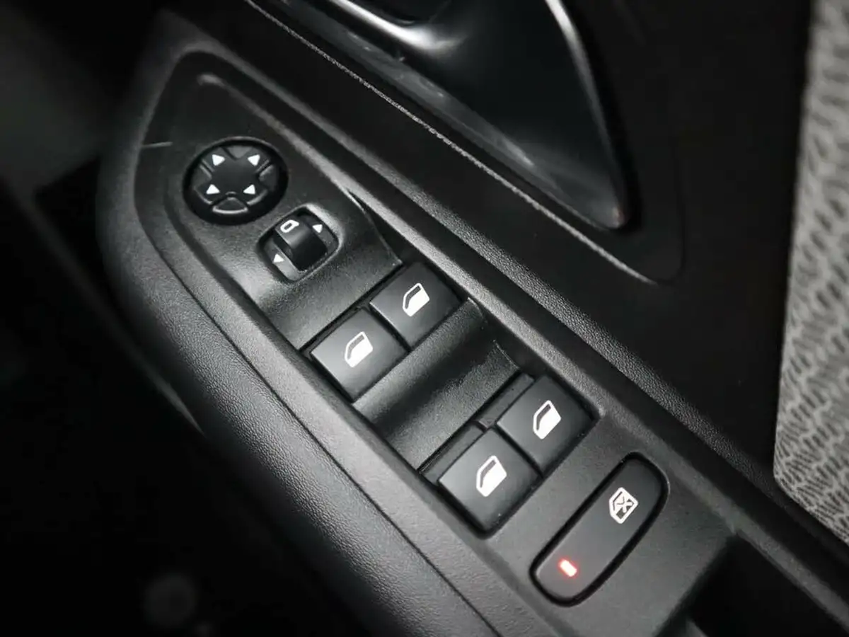 2024-citroen-c4-x-12-puretech-you-big-24