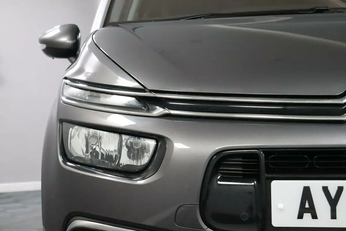 2017-citroen-grand-c4-picasso-16bluehdi-flair-eat6-big-24
