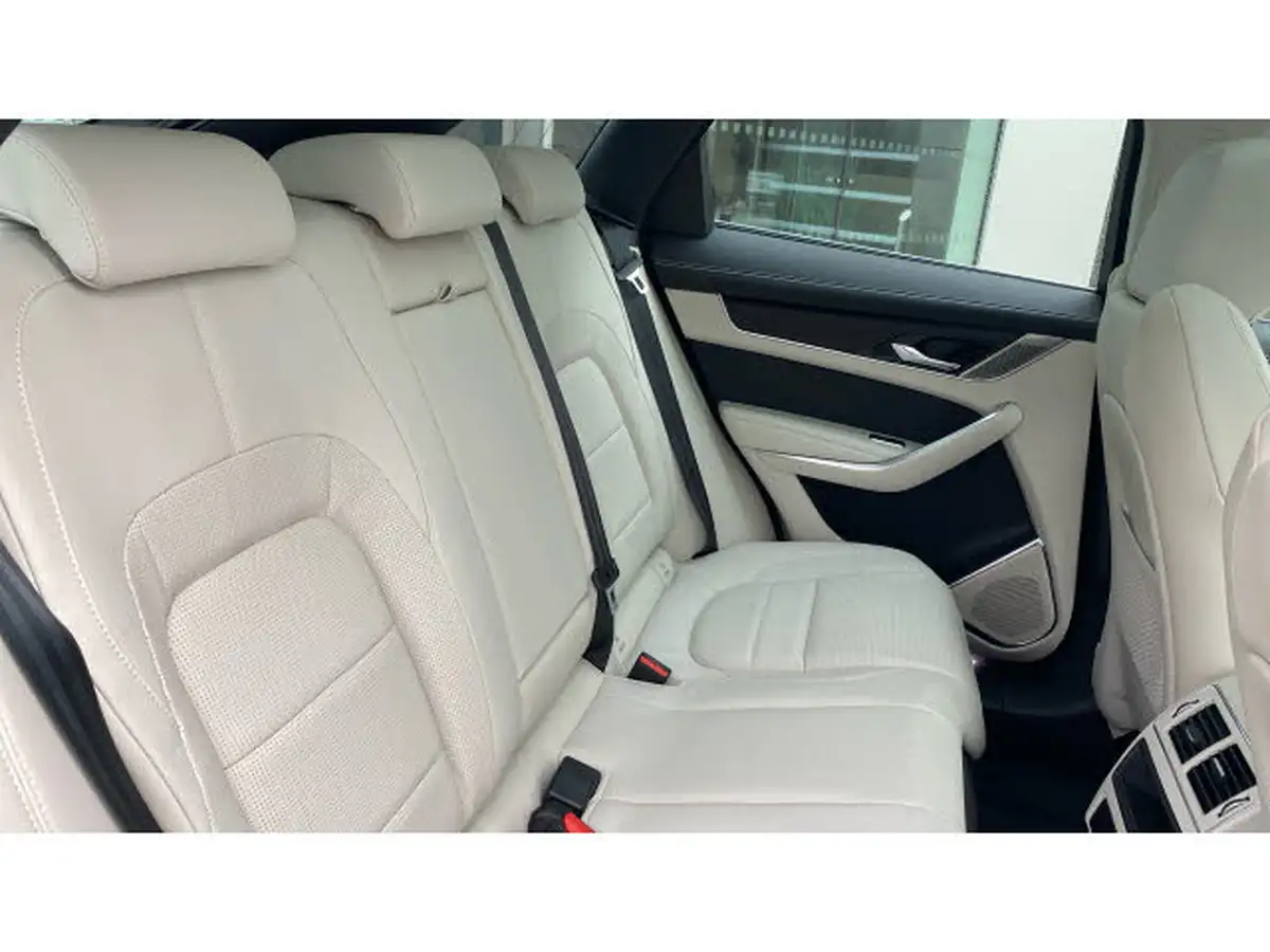 2022-jaguar-f-pace-20-d200-r-dynamic-hse-big-30