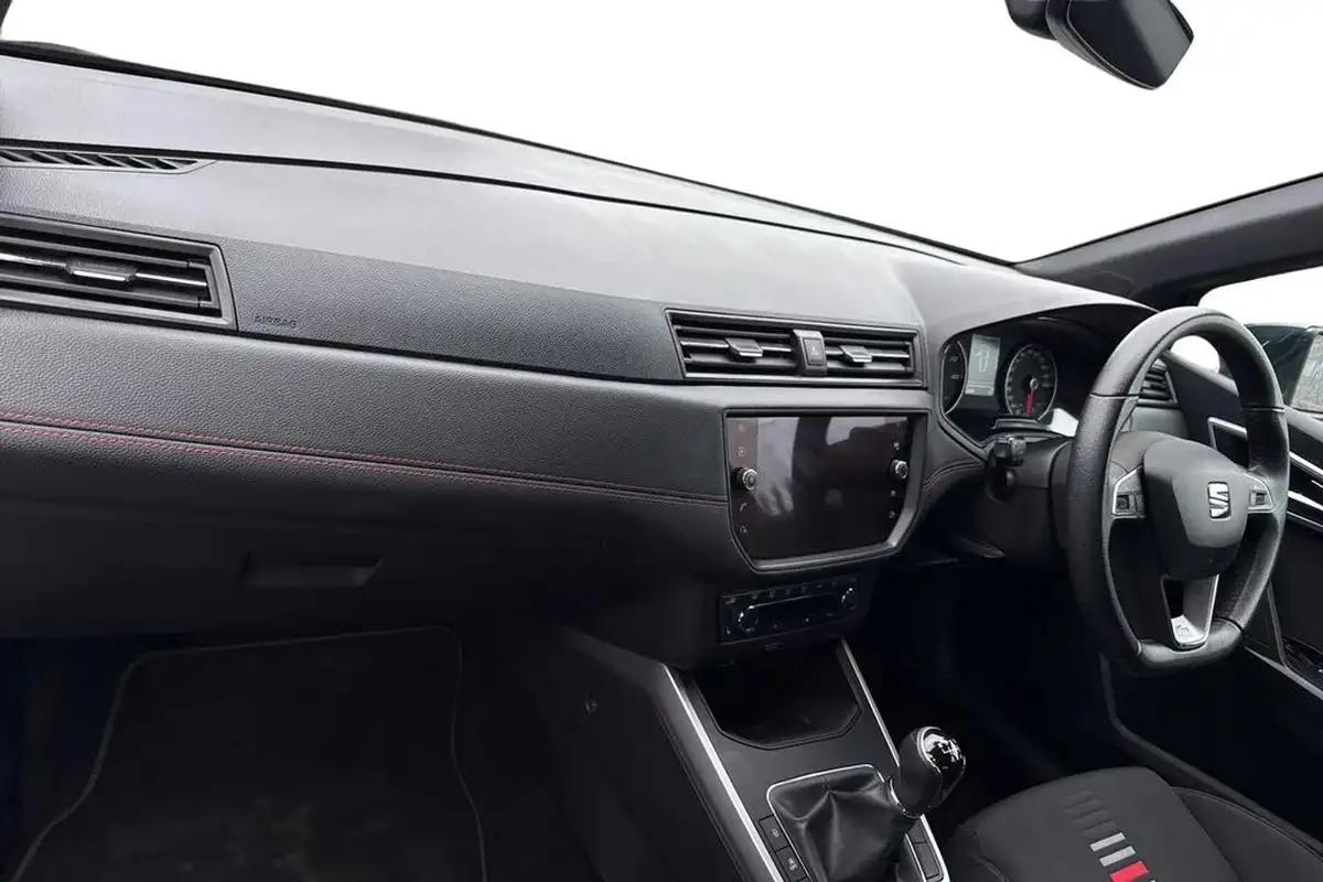2021-seat-arona-10-tsi-fr-red-edition-big-8