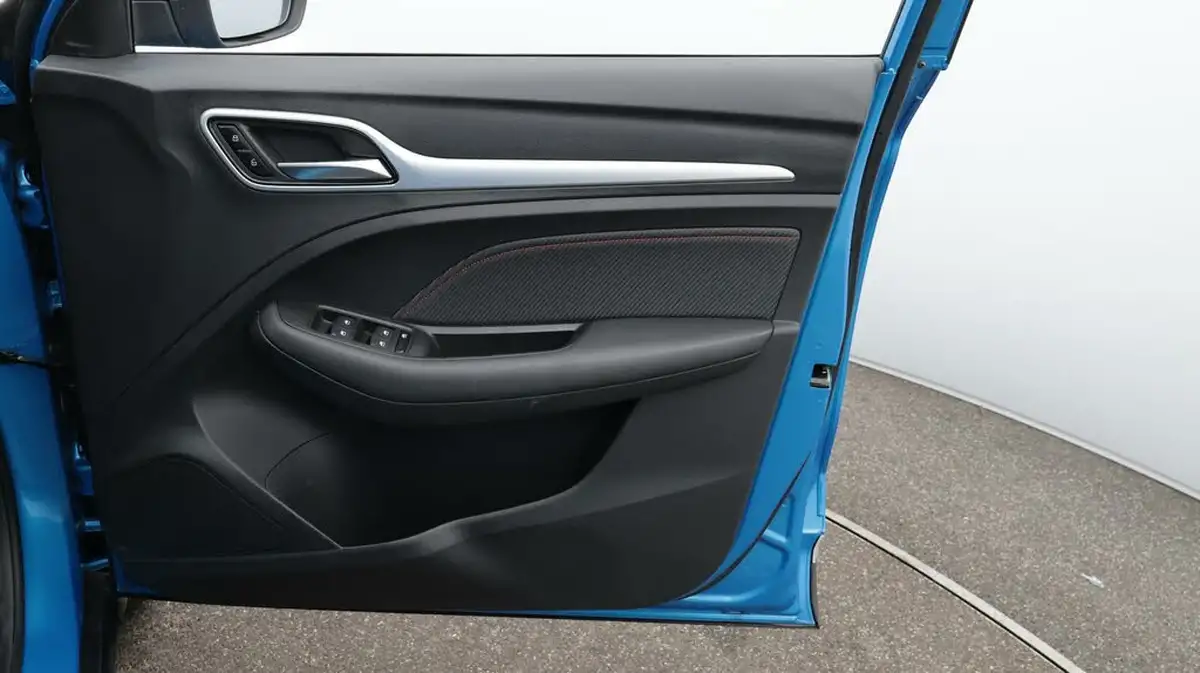 2024-mg-zs-suv-e-trophy-connect-ev-156ps-long-range-big-15