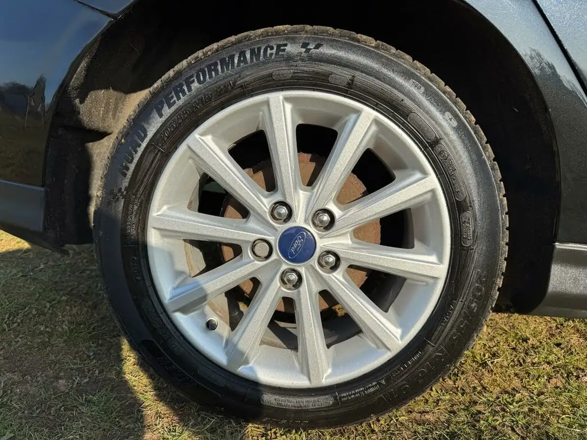 2015-ford-focus-10-titanium-t-125ps-hatchback-big-24