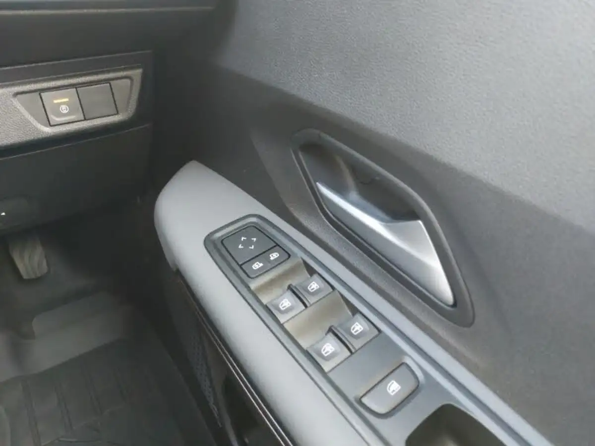 2024-dacia-jogger-16-tce-extreme-big-18