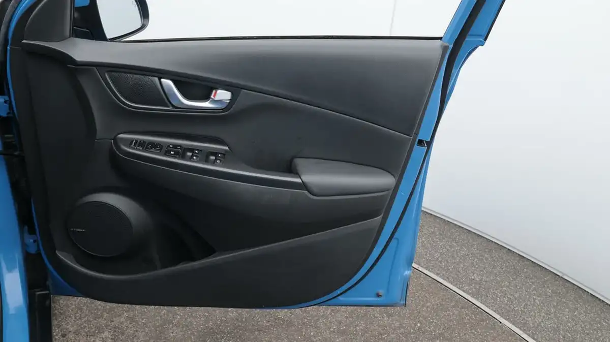 2021-hyundai-kona-e-ultimate-big-15