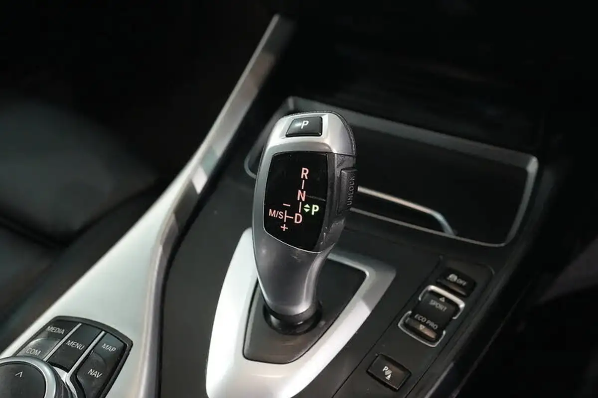2018-bmw-1-series-20td-118d-m-sport-shadow-edition-3d-auto-big-32