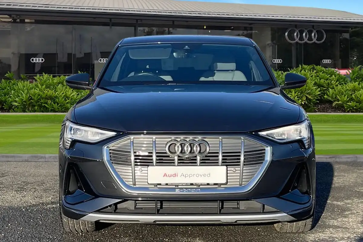 2022-audi-e-tron-50e-s-line-sportback-big-5