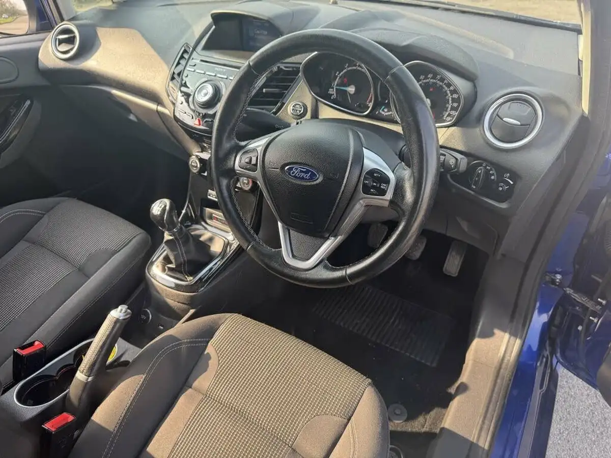 2017-ford-fiesta-10t-titanium-125ps-ecoboost-ss-3d-big-10