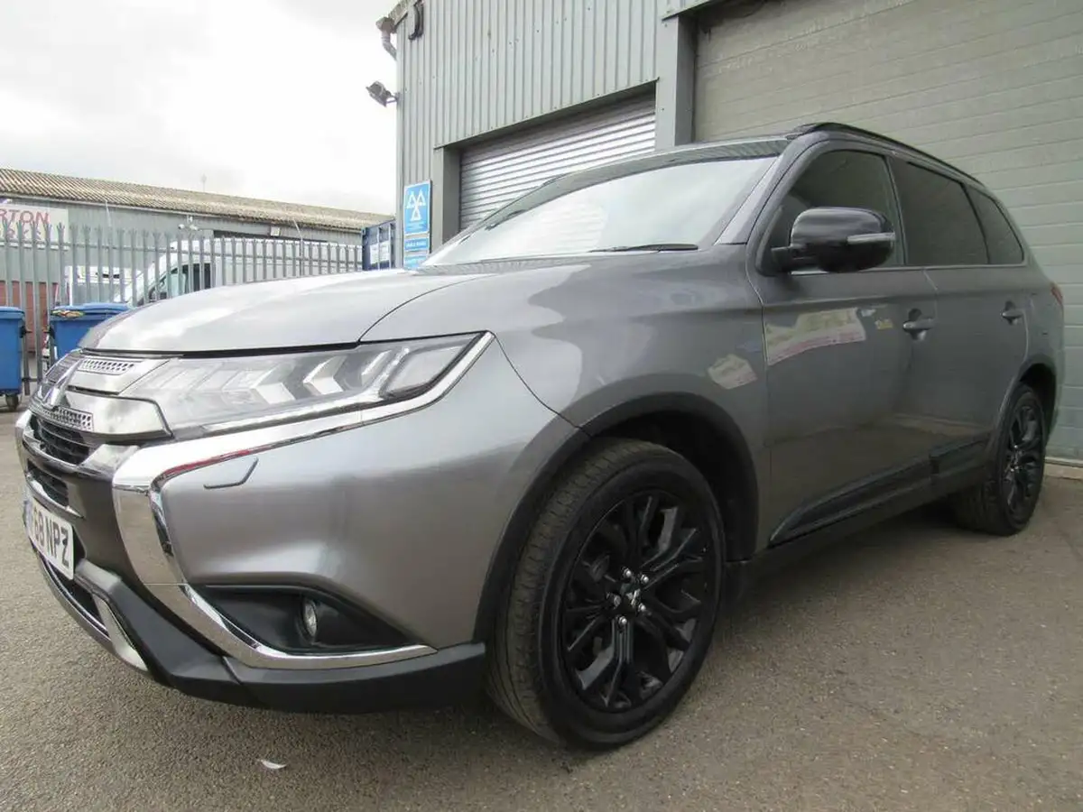 2019-mitsubishi-outlander-20-black-big-7