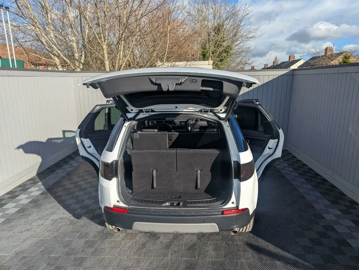 2017-land-rover-discovery-sport-20sd4-hse-black-big-17