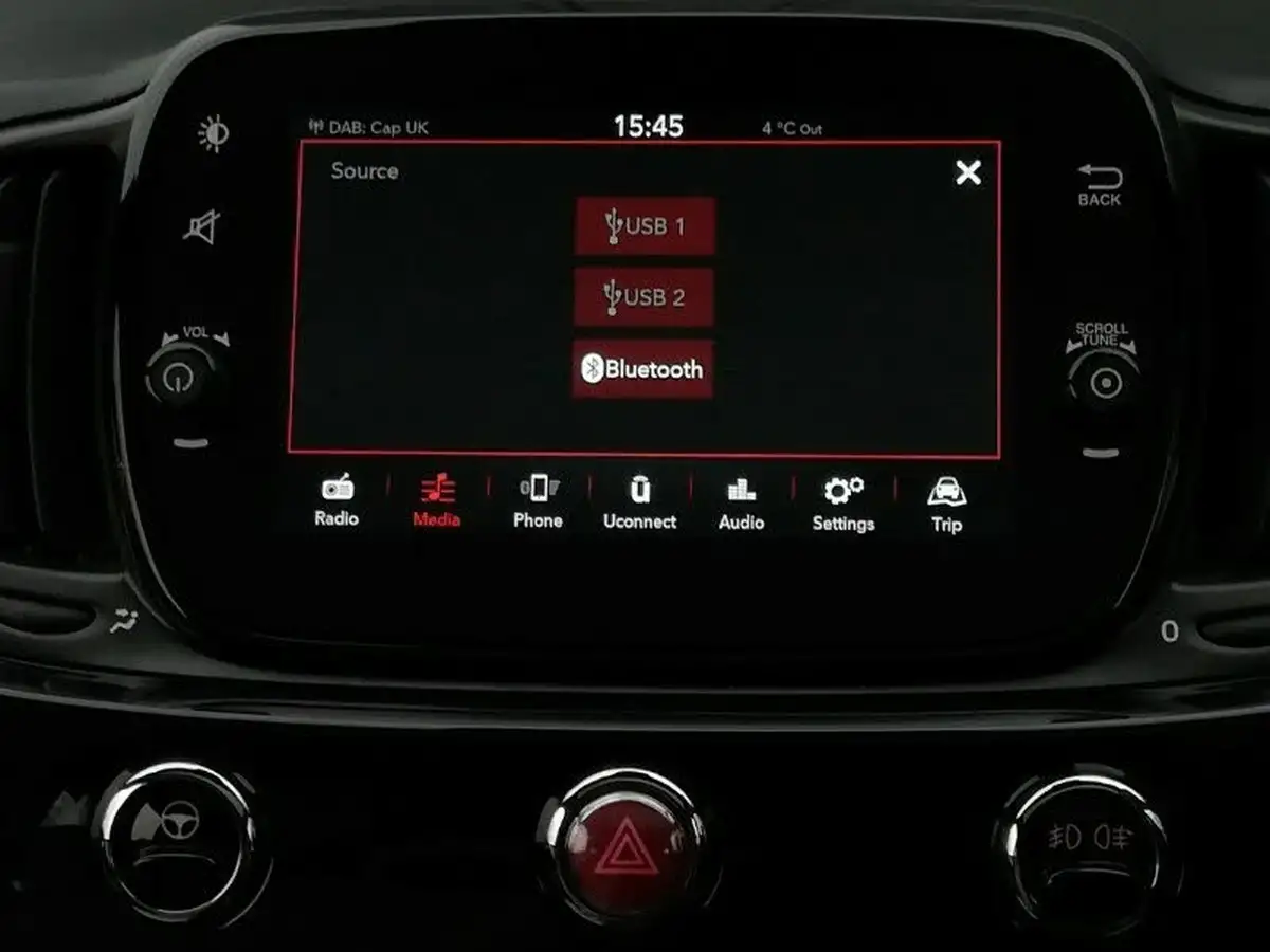 2022-fiat-500-10-dolcevita-big-13