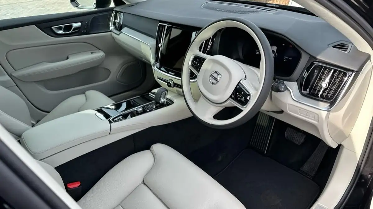 2025-volvo-v60-20-t8-ultra-big-4