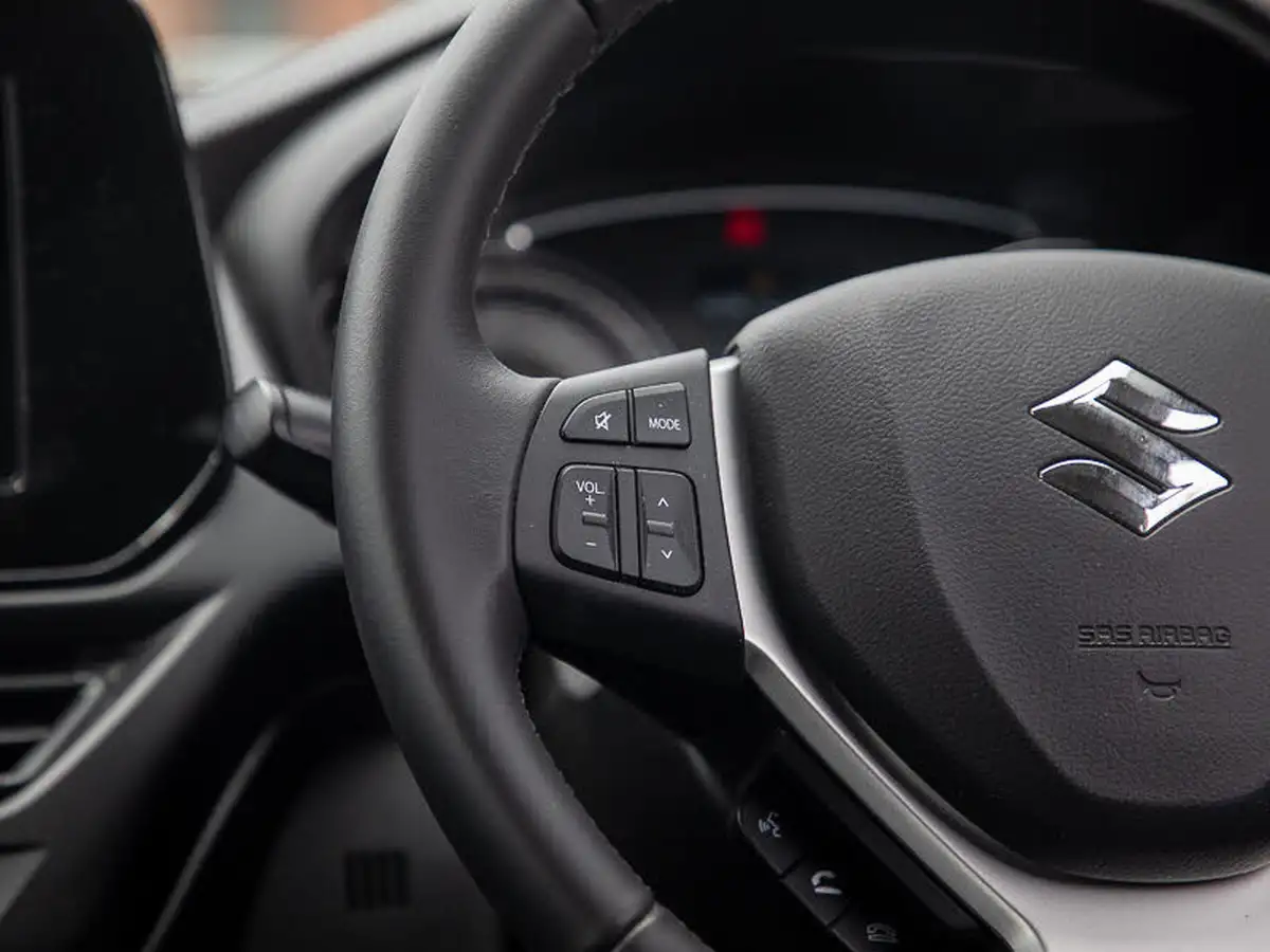 2023-suzuki-s-cross-14-boosterjet-motion-big-14