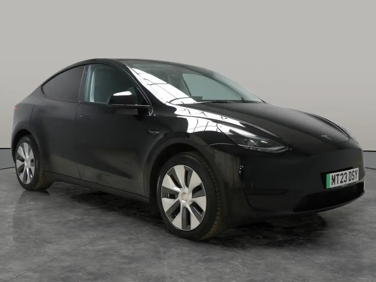 2023-tesla-model-y-e-rwd-big-10