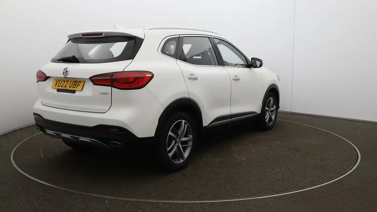 2022-mg-hs-15t-gdi-exclusive-162ps-big-7