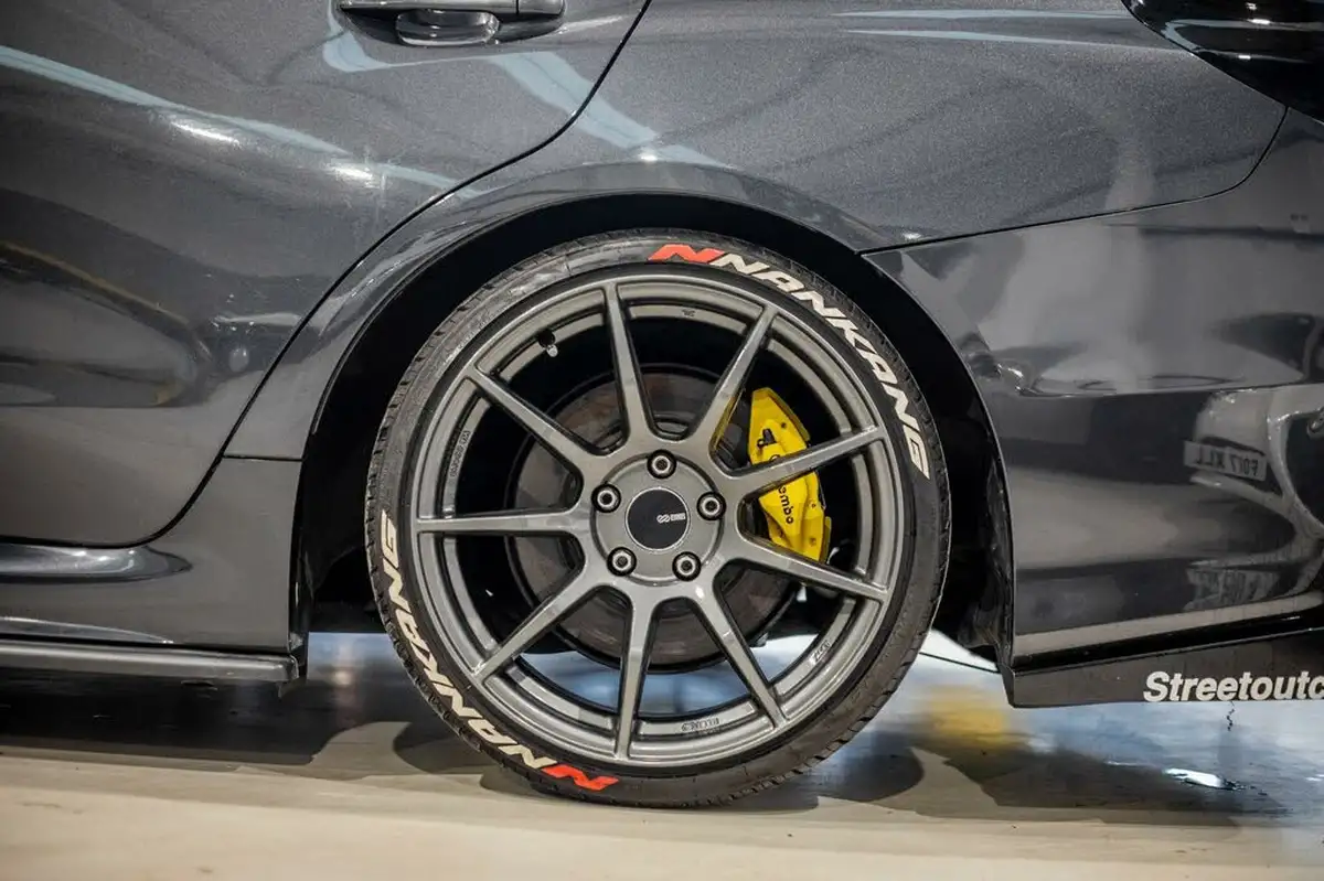 2015-subaru-wrx-25-sti-type-uk-big-6